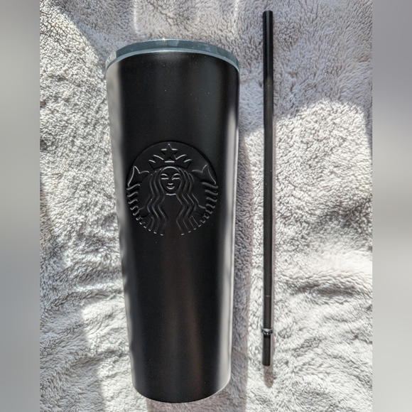 EUC 2018 Starbucks Matte Black Embossed Siren 24oz Tumbler W/ Straw and Lid - Picture 1 of 10